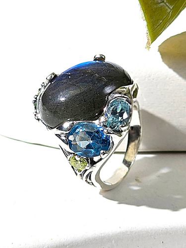 Серебряное кольцо